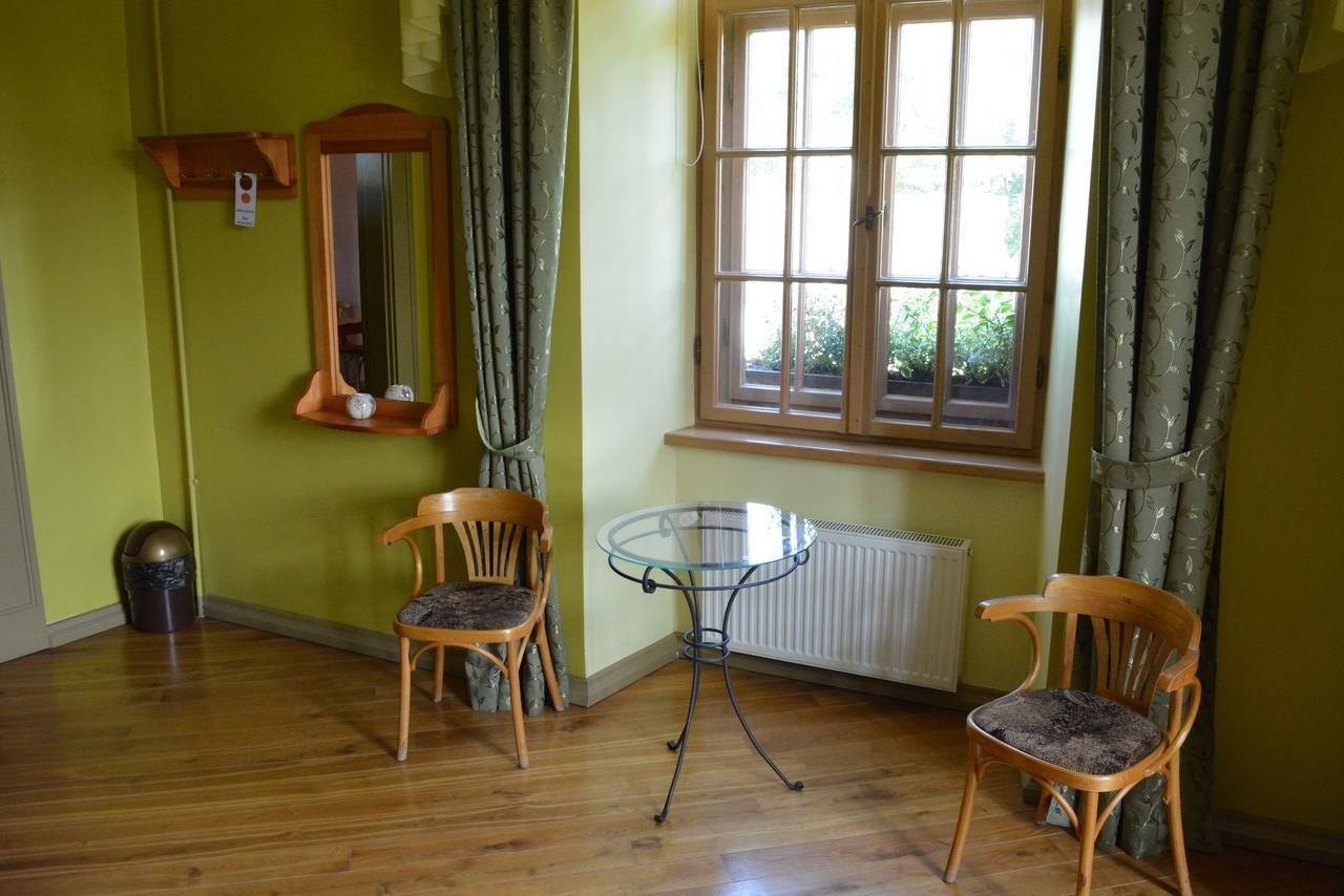 Dundagas Pils Hostel Rom bilde